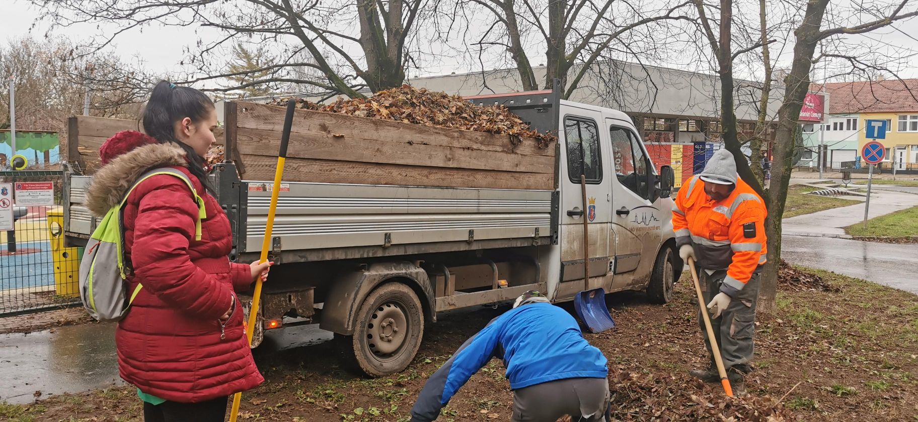 20241220 Zöldhulladék Deákvári főút2